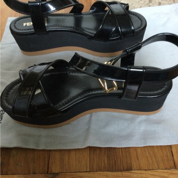 Fendi Hydra patent sandal - Picture 11 of 12